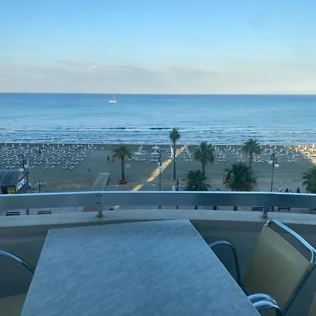 Alex Beach 31 Daire Larnaca