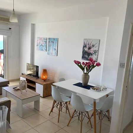 Alex 31 * Larnaca